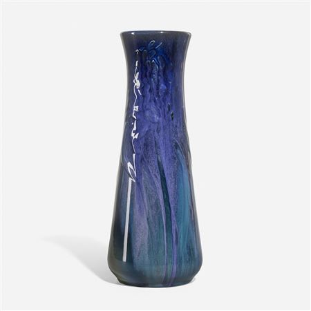 Important Flowing Glaze vase with hyacinths