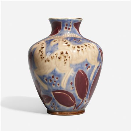 Decorated Porcelain vase with spotted gazelles and leaves
