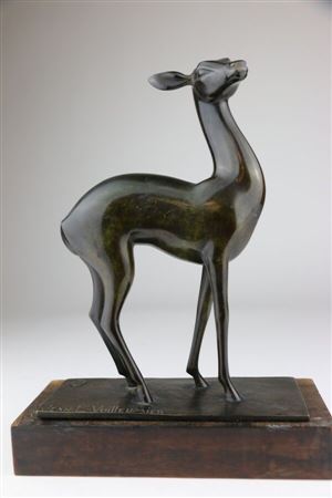 Biche attentive