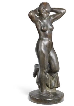 Standing model.