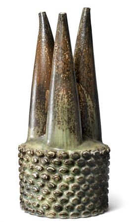 “Den Tingene iboende Kraft” (The Inherent Power of Things). A rarely offered stoneware sculpture modelled with three conical “tubes” rising from a cylindrical base modelled in budded style