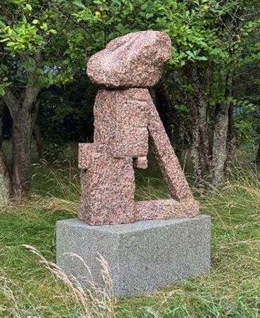 “Dumhedens store fod”.