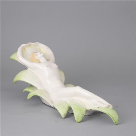 Nude figure