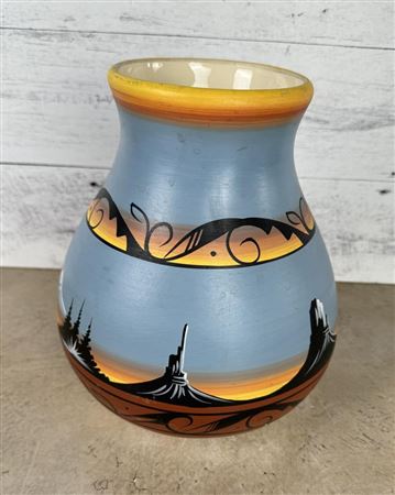 Navajo Indian Mesa Pot Vase