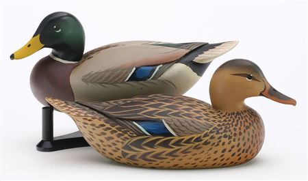 Miniature pair of mallards with relief wingtip carving and slightly turned heads (2)