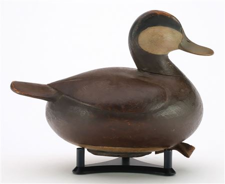 Ruddy duck with relief wing carving