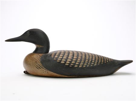 Excellent loon with doweled head that swivels