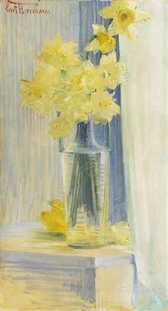 Yellow daffodils in a glass vase