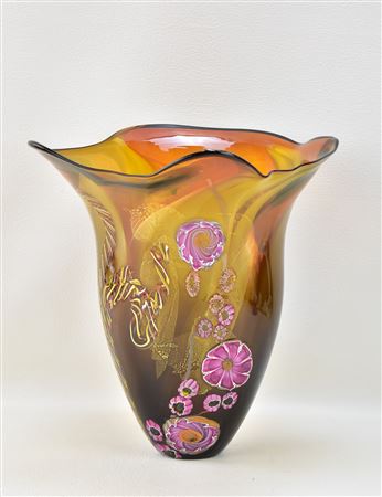 HAND-BLOWN ART GLASS VASE