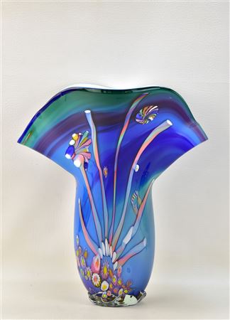 HAND-BLOWN ART GLASS VASE