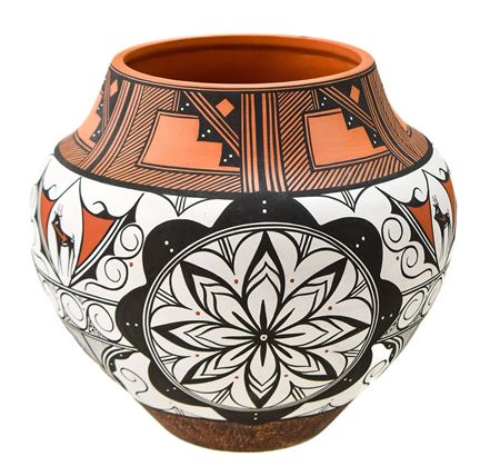 ZUNI PUEBLO POTTERY JAR