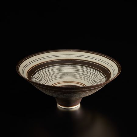 Footed bowl