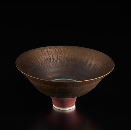 Footed bowl
