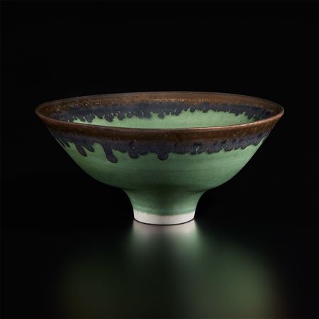 Footed bowl