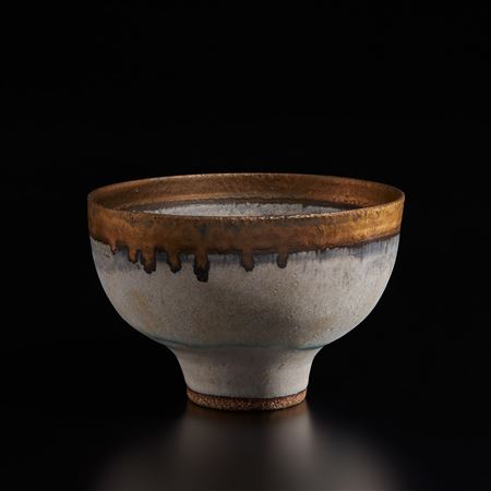 Footed bowl