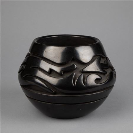 Blackware Pot with Carved Arrows