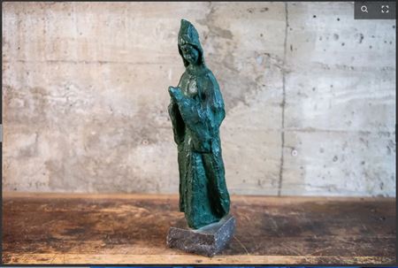 PRAYING WOMAN