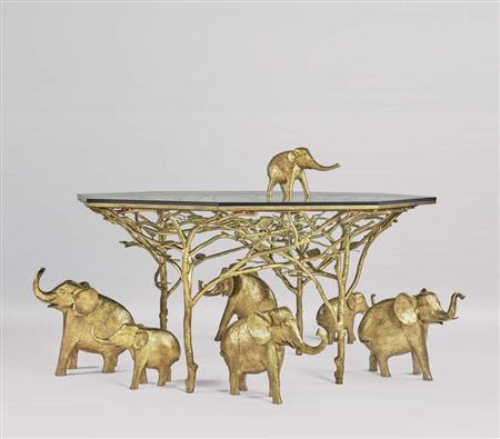 "Troupeau d'Éléphants dans les Arbres" Table