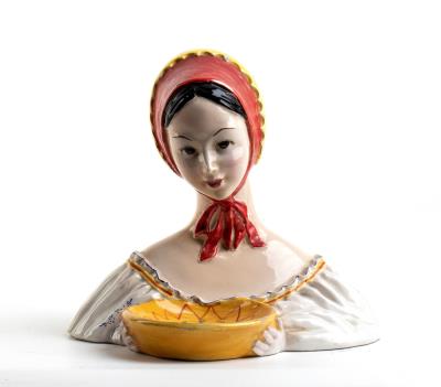 Ashtray with commoner in Desulese costume