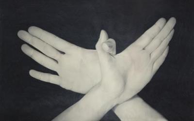 Untitled (Manos cruzadas)