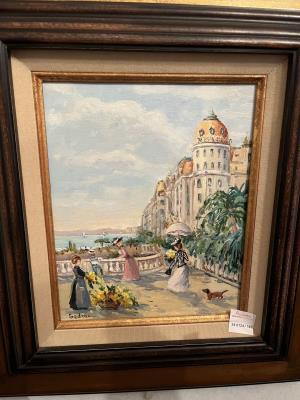 Elegant women in front of the Negresco