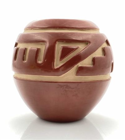 SANTA CLARA SANTA CLARA PUEBLO RED POLISHED CARVED POTTERY JAR