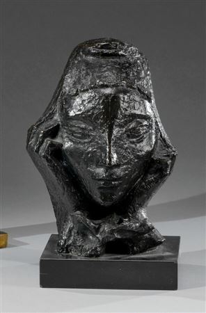 Head of a Peruvian woman or pensive woman