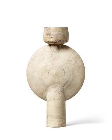 Composite form with central disc
