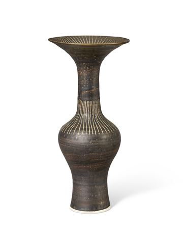 Vase with flared lip