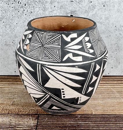 Acoma Pueblo Pot
