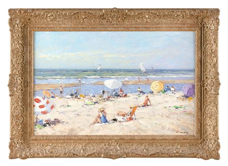 Crowded beach.