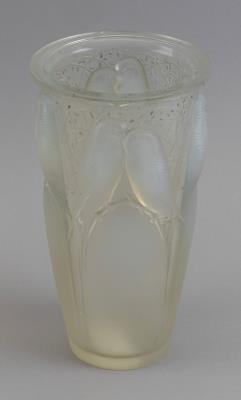 Ceylan Opalescent Art Glass Vase
