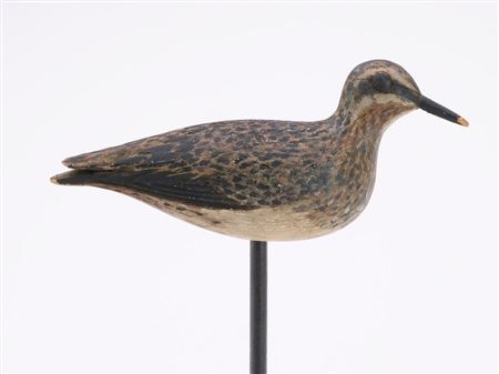 Carved wing peep