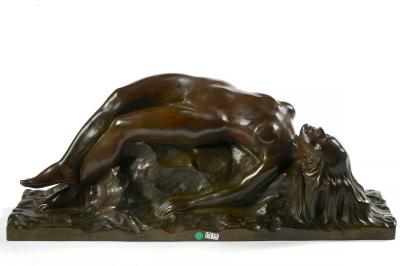 Reclining nude woman