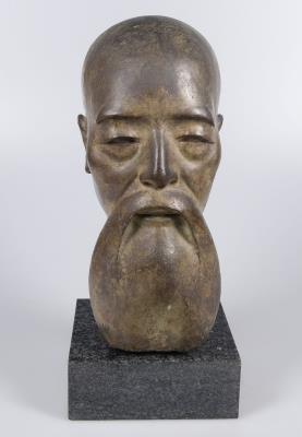 Viejo coreano by Eudald Serra Guell - Auction record, sale price, and art valuation. Compare with similar artists and explore comparable artworks.