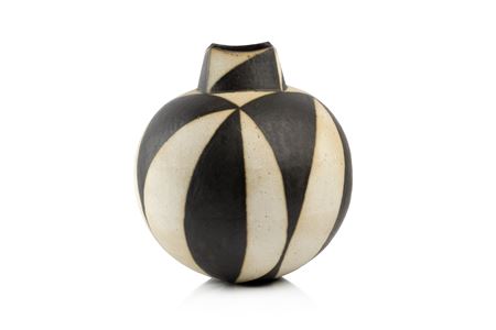 Large vessel black and white geometric design