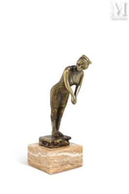 Bronze automobile mascot, mounted on a pedestal
