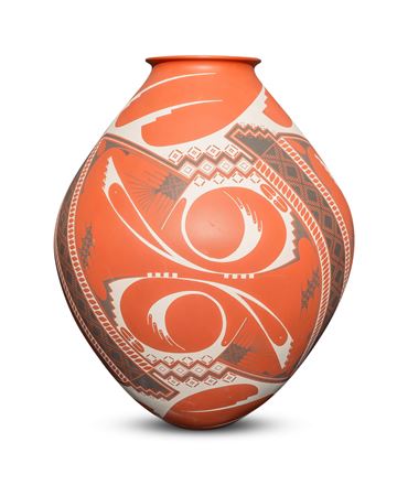 A Mata Ortiz polychrome pottery jar