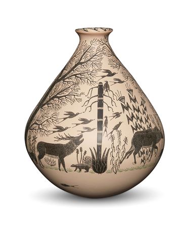 A Mata Ortiz polychrome and sgraffito pottery jar