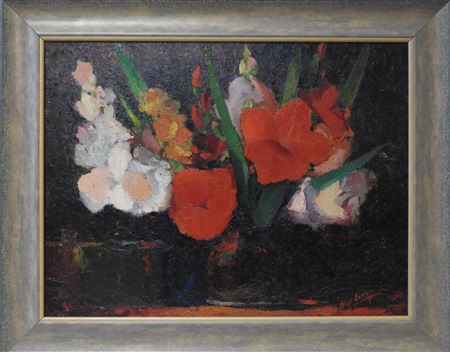 Bouquet of flowers on entablature