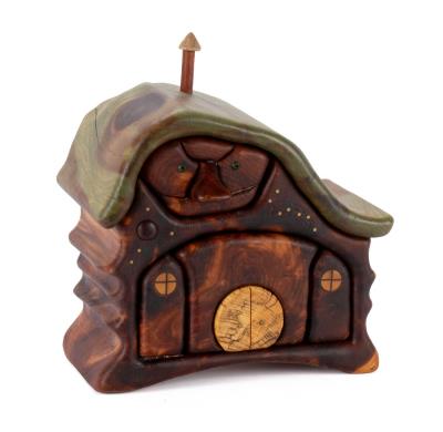 SCULPTURAL WOOD JEWELRY BOX
