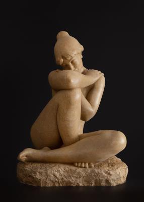 Seated woman by Luisa Granero Sierra - Auction record, sale price, and art valuation. Compare with similar artists and explore comparable artworks.