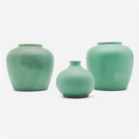 Collection of three vases (3)