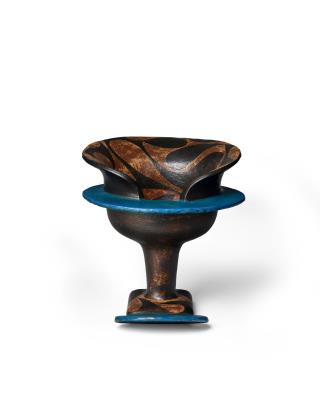 Hiraku Katachi Rikkyaku Tsubo (Standing Spreading Vase)