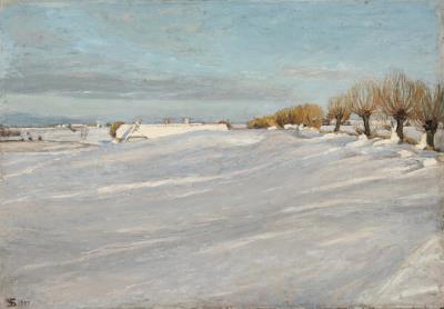 A view over the snowcovered fields towards Pilegården