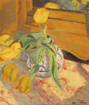 Vase with tulips
