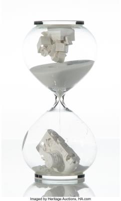 Hourglass (White)