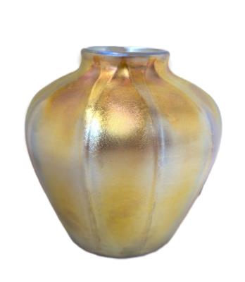 8457 H Favrile Art Nouveau Art Glass Bulbous Vase