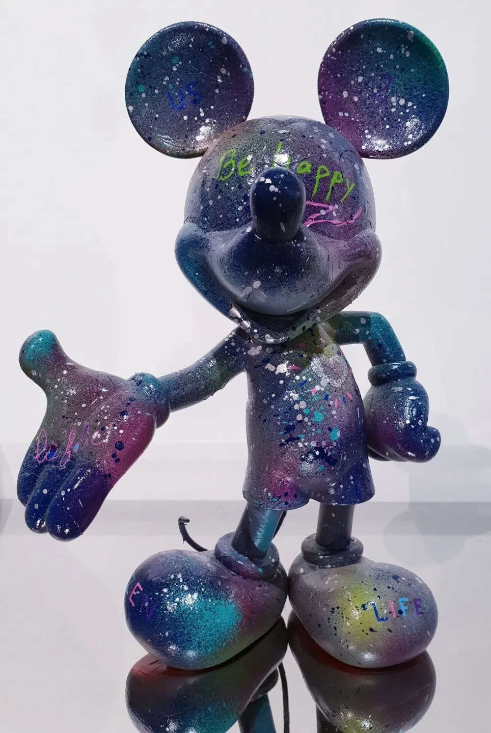 Mickey "Be Happy