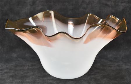 GLASS RUFFLED BOWL